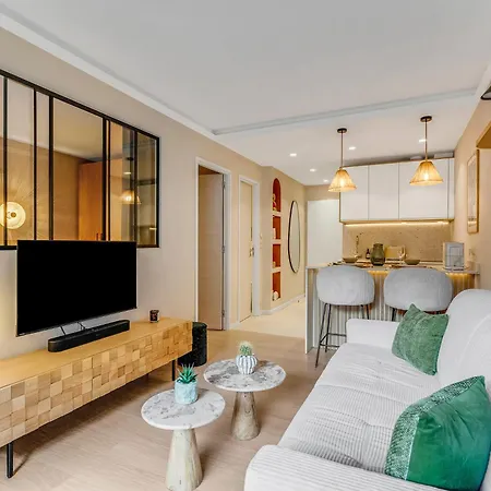 Apartment Le Cocon Tropezien - Jardin Prive, 5 Minutes Du Port *