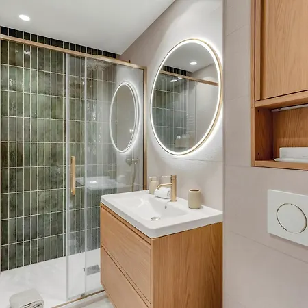 Le Cocon Tropezien - Jardin Prive, 5 Minutes Du Port Apartment *