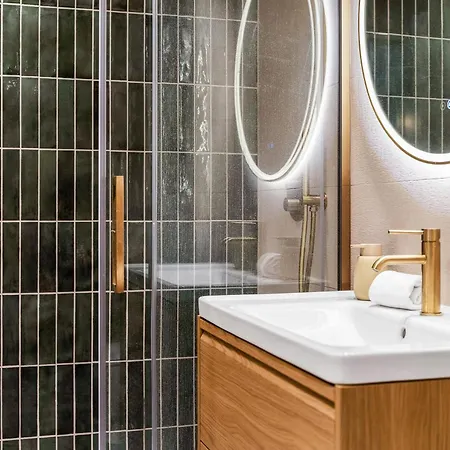 Le Cocon Tropezien - Jardin Prive, 5 Minutes Du Port Apartment Saint-Tropez