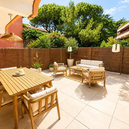 Le Cocon Tropezien Avec Terrasse Privee A 5 Minutes Du Port Lägenhet Saint-Tropez