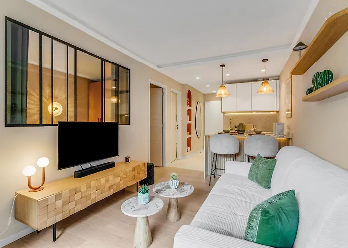 Apartment Le Cocon Tropezien - Jardin Prive, 5 Minutes Du Port *