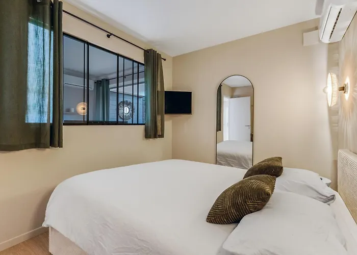 Apartment Le Cocon Tropezien - Jardin Prive, 5 Minutes Du Port Saint-Tropez