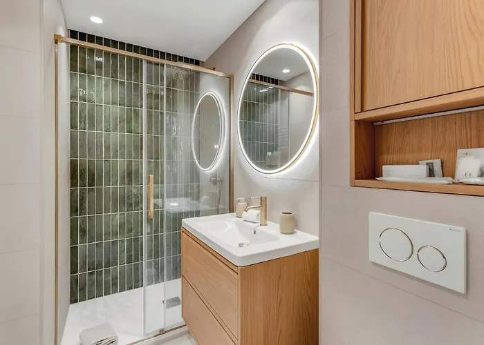 Le Cocon Tropezien - Jardin Prive, 5 Minutes Du Port Apartment *