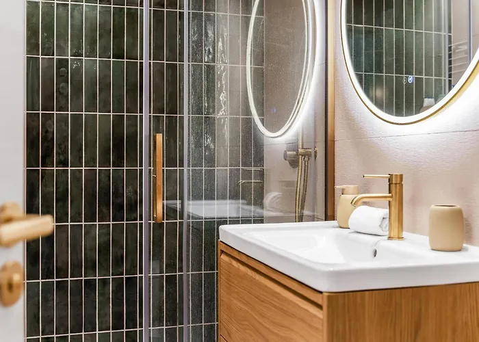 Le Cocon Tropezien - Jardin Prive, 5 Minutes Du Port Apartment Saint-Tropez